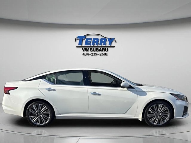 Used 2024 Nissan Altima 2.5 SL image 1
