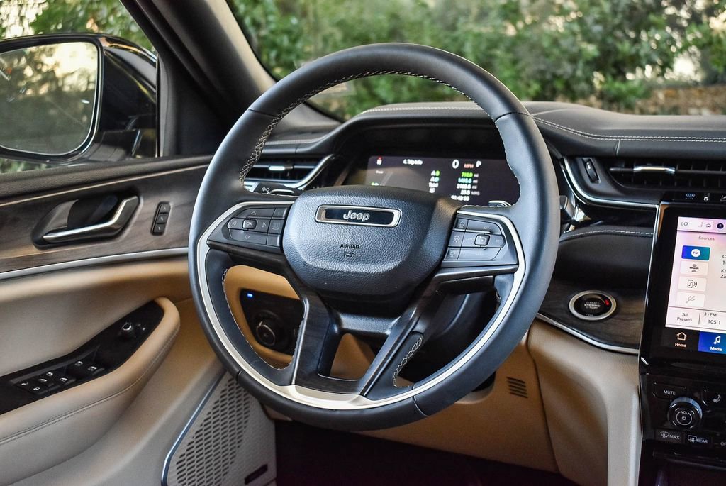 Used 2022 Jeep Grand Cherokee Limited 4xe w/ Luxury Tech Group II image 15