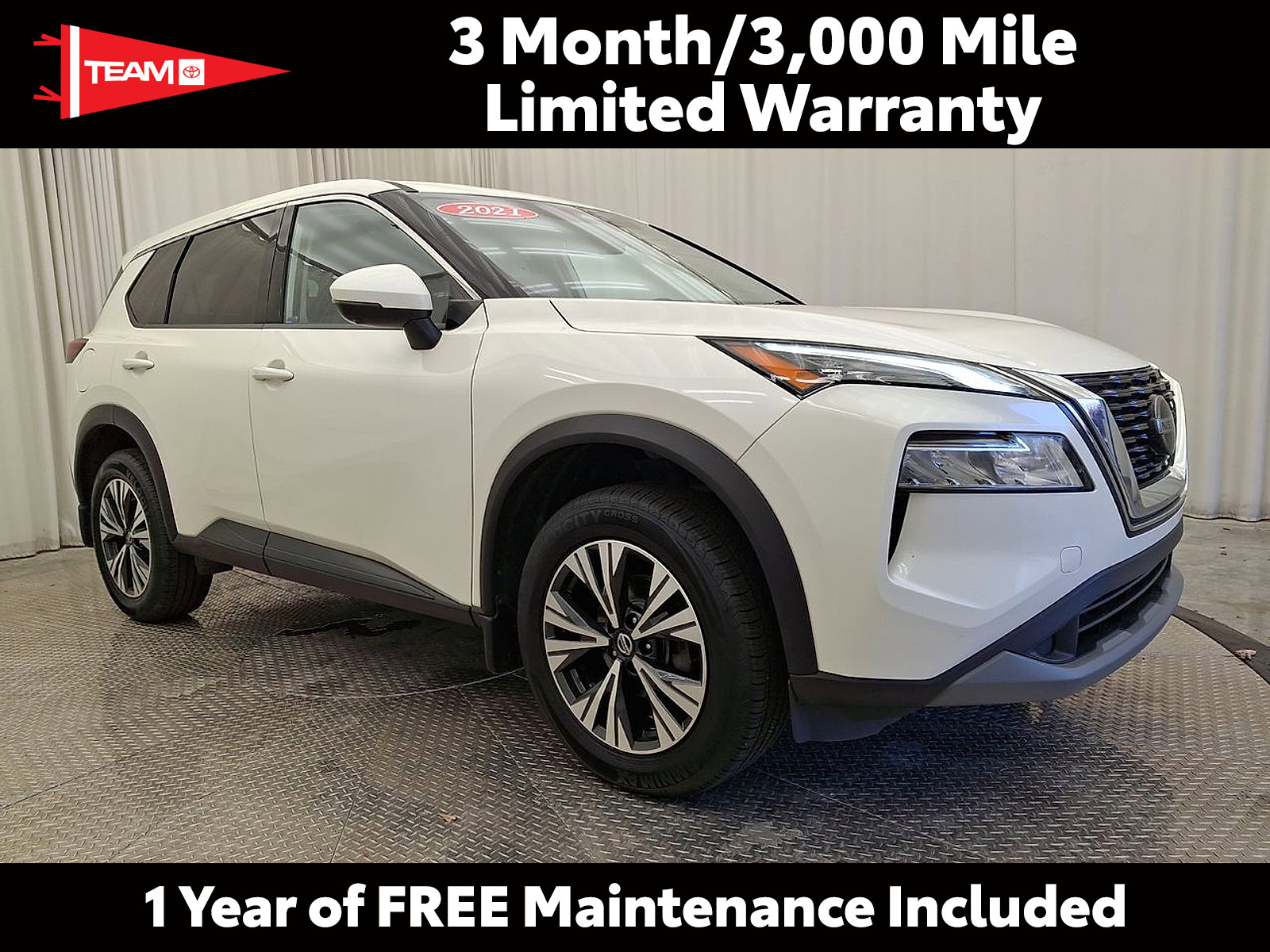 Used 2021 Nissan Rogue SV image 1