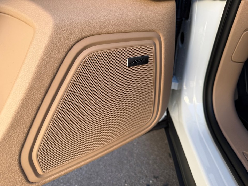 New 2026 Porsche Macan image 22