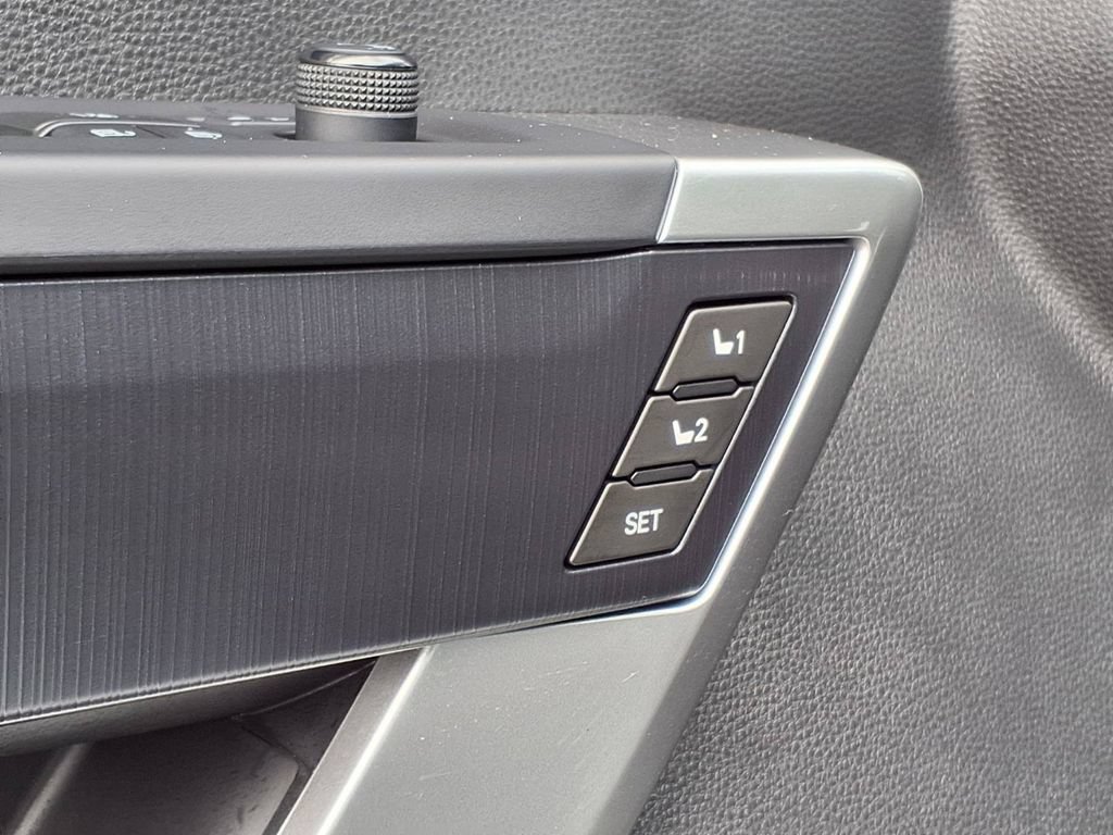 Used 2024 Toyota Tundra Platinum AWD/4WD image 28