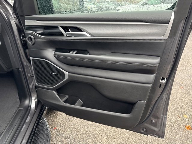 New 2025 Jeep Wagoneer L Series II w/ Convenience Group I image 32