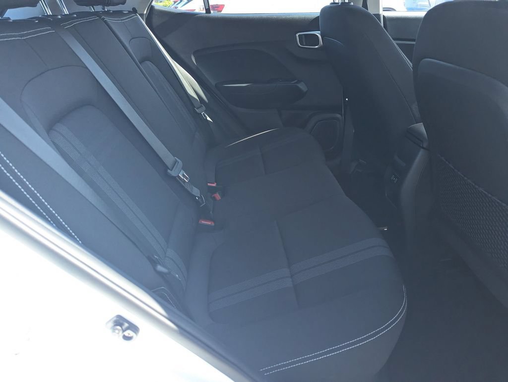 Used 2025 Hyundai Venue SEL FWD image 30