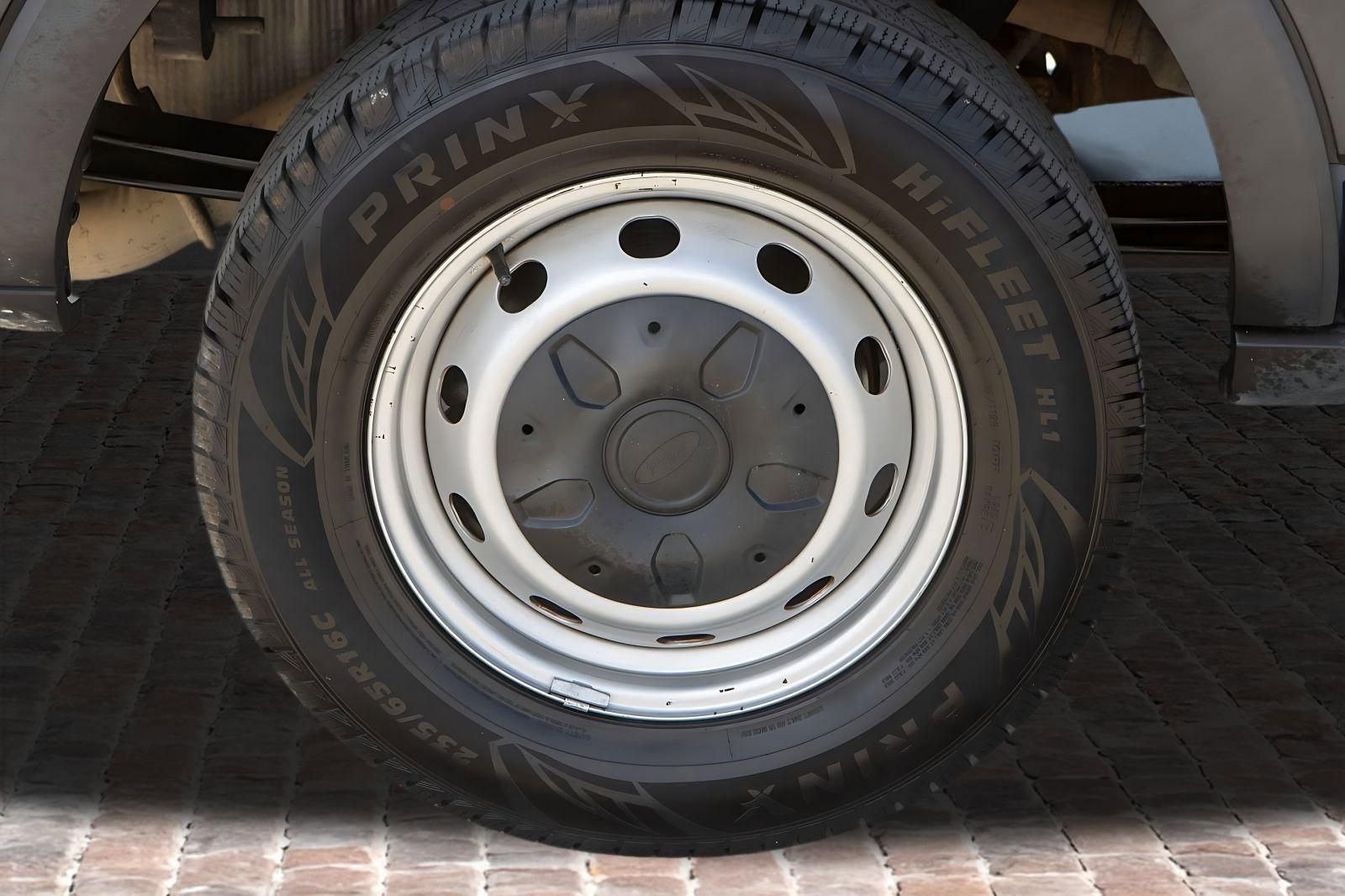 Used 2019 Ford Transit 250 148 Medium Roof image 57