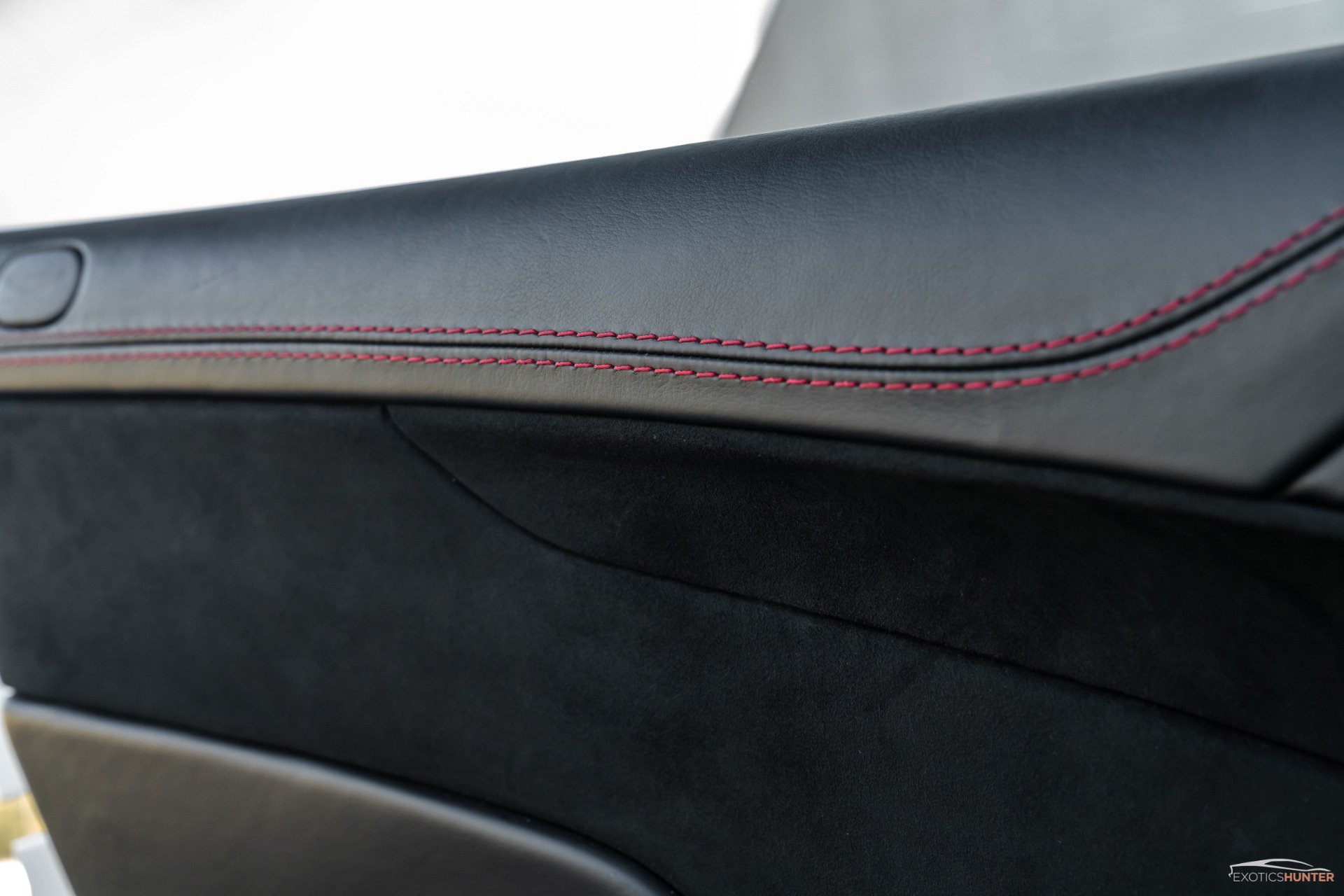 Used 2015 Aston Martin Vanquish Coupe RWD image 31
