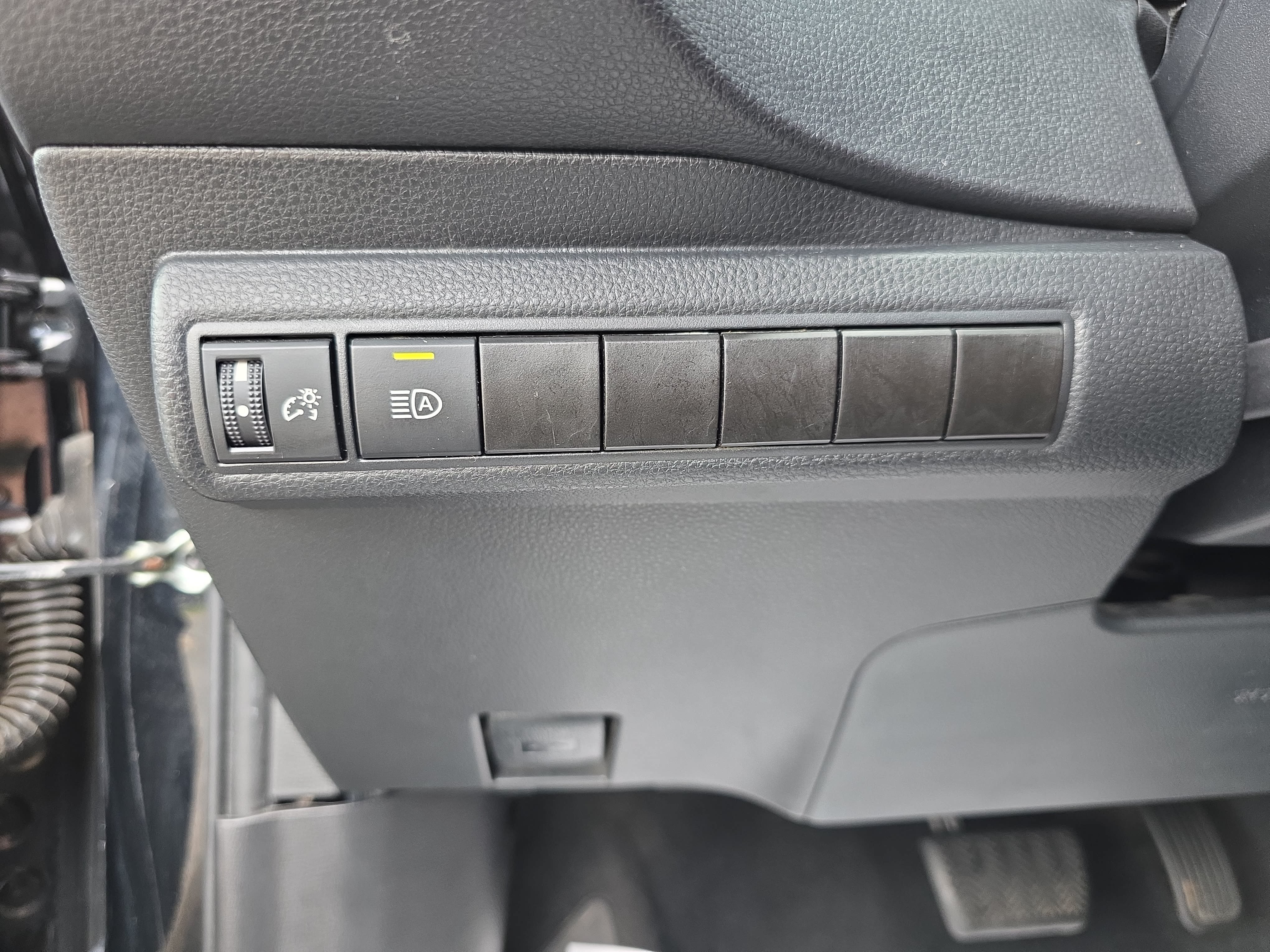 Used 2024 Toyota Corolla LE FWD image 23