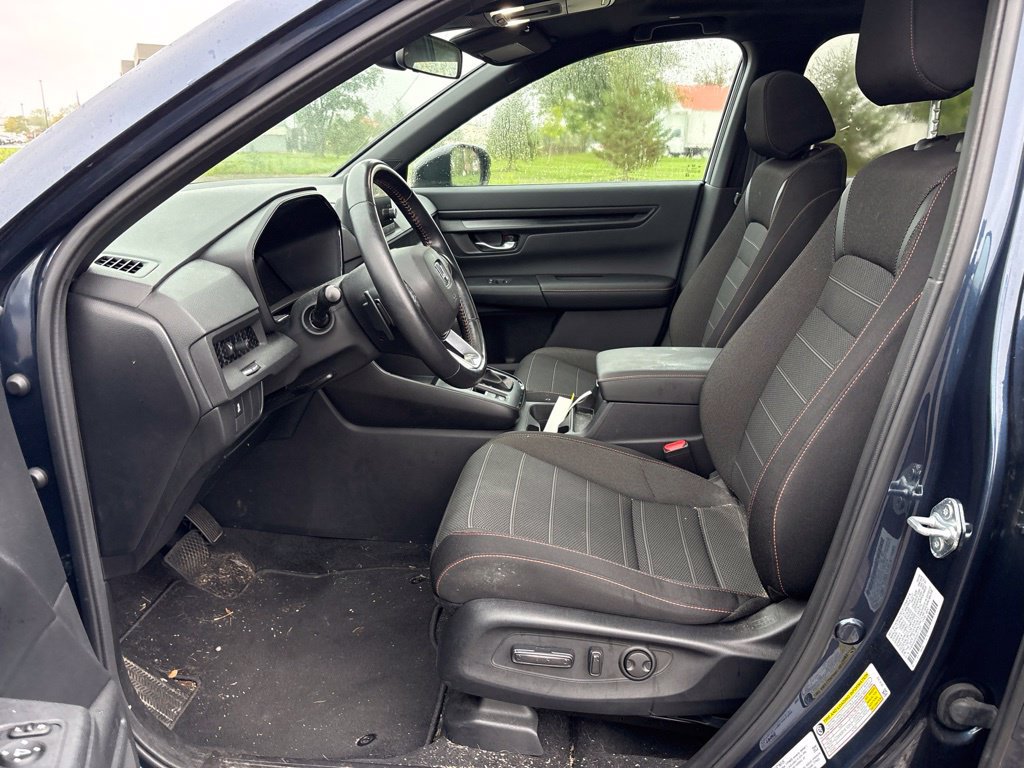 Used 2025 Honda CR-V Sport image 17