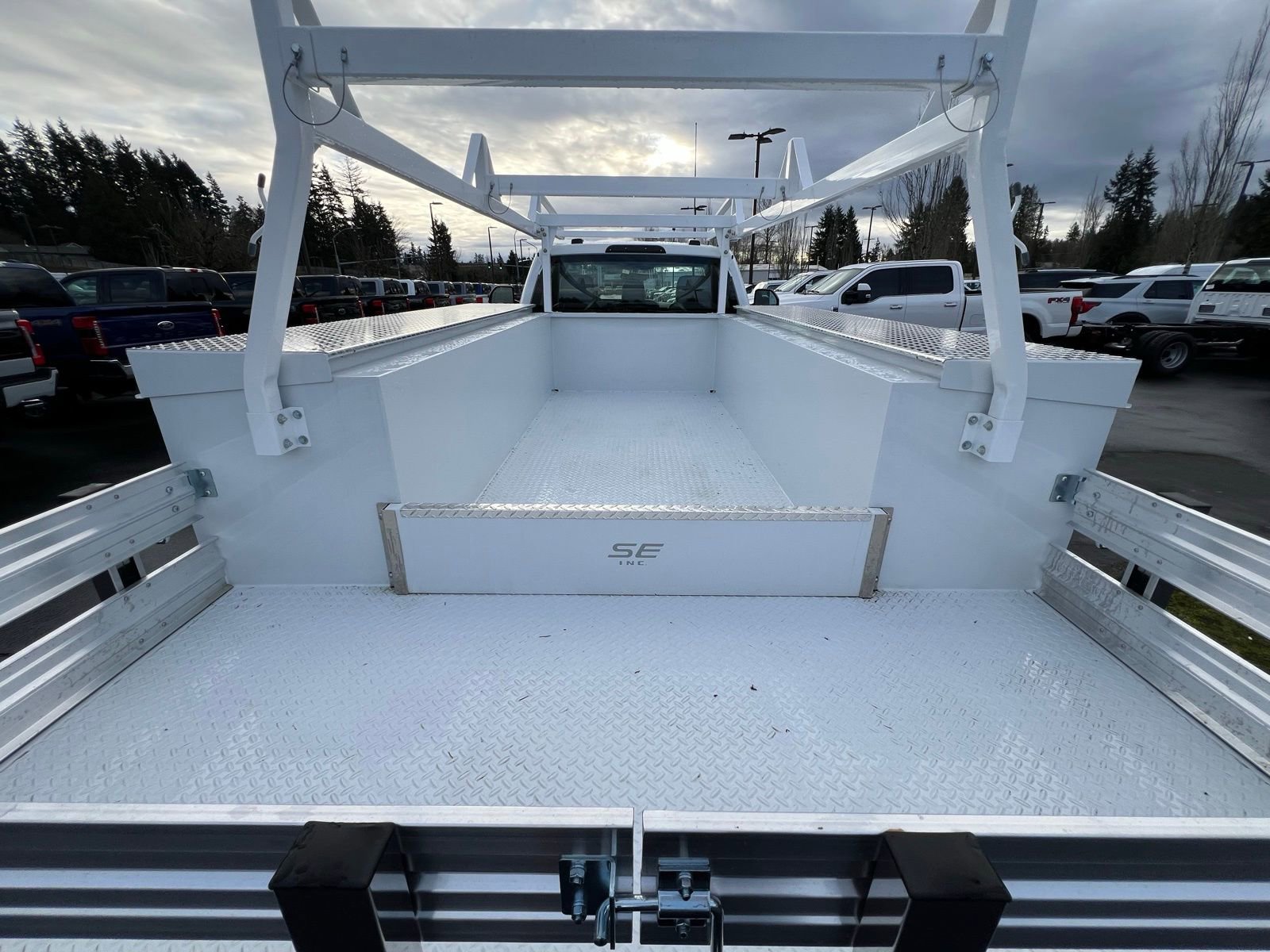 Used 2024 Ford F550 2WD Regular Cab Super Duty image 8