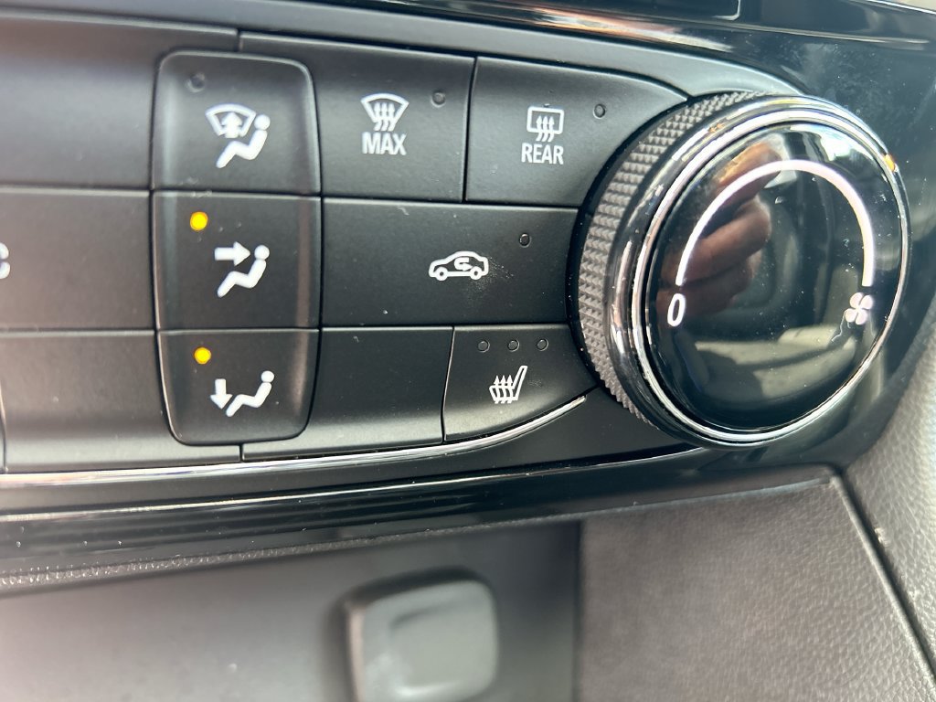 Used 2025 Buick Encore GX Sport Touring w/ Experience Buick Package AWD/4WD image 30