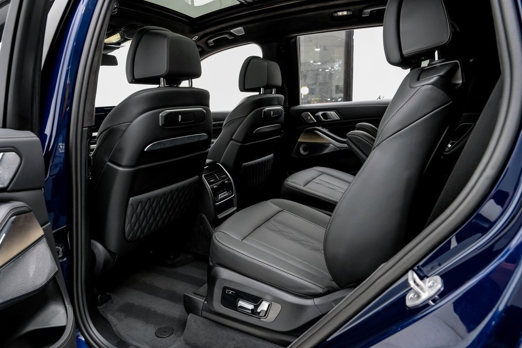 Used 2024 BMW ALPINA XB7 image 34