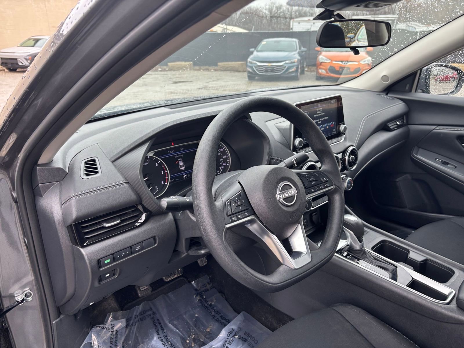 Used 2025 Nissan Sentra SV image 32