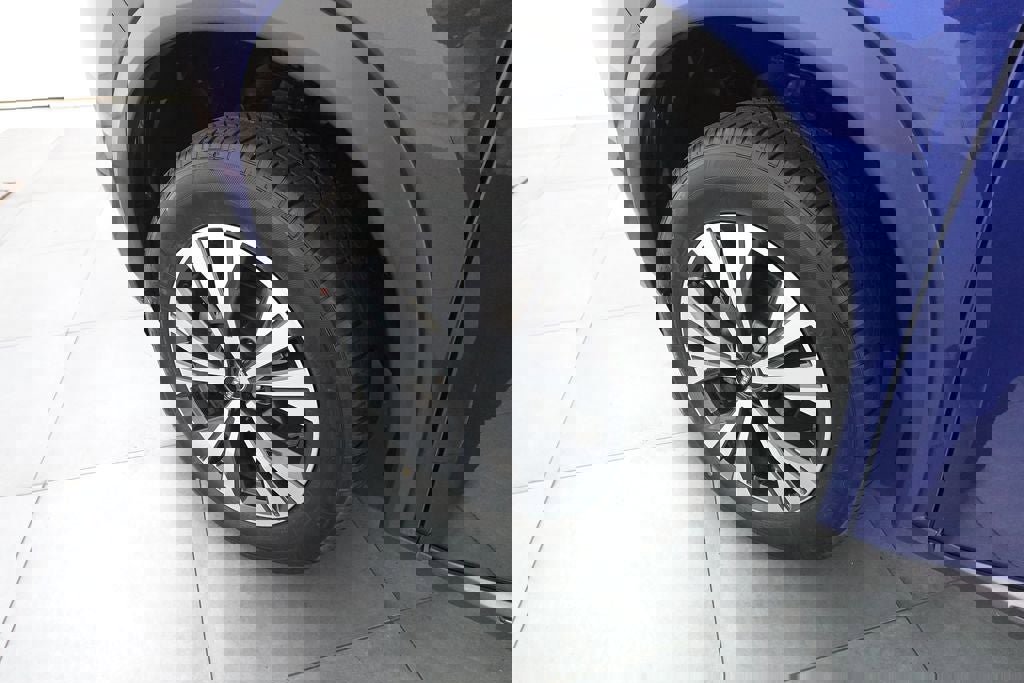 Used 2023 Nissan Rogue SV image 28