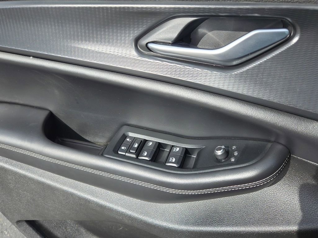 Used 2024 Jeep Grand Cherokee L Laredo image 25