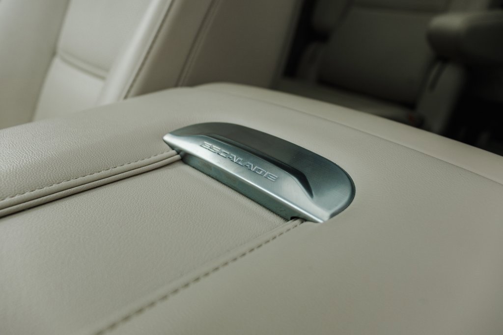 Used 2023 Cadillac Escalade ESV Premium Luxury Platinum w/ LPO, Radiant Package image 29