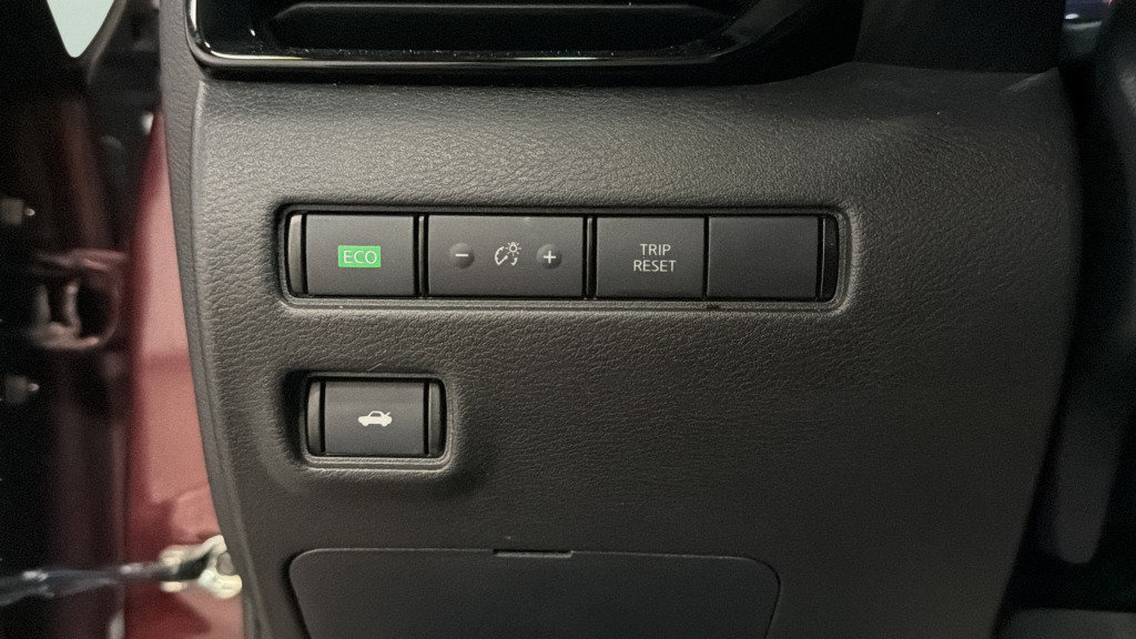 Used 2024 Nissan Sentra SV FWD image 19