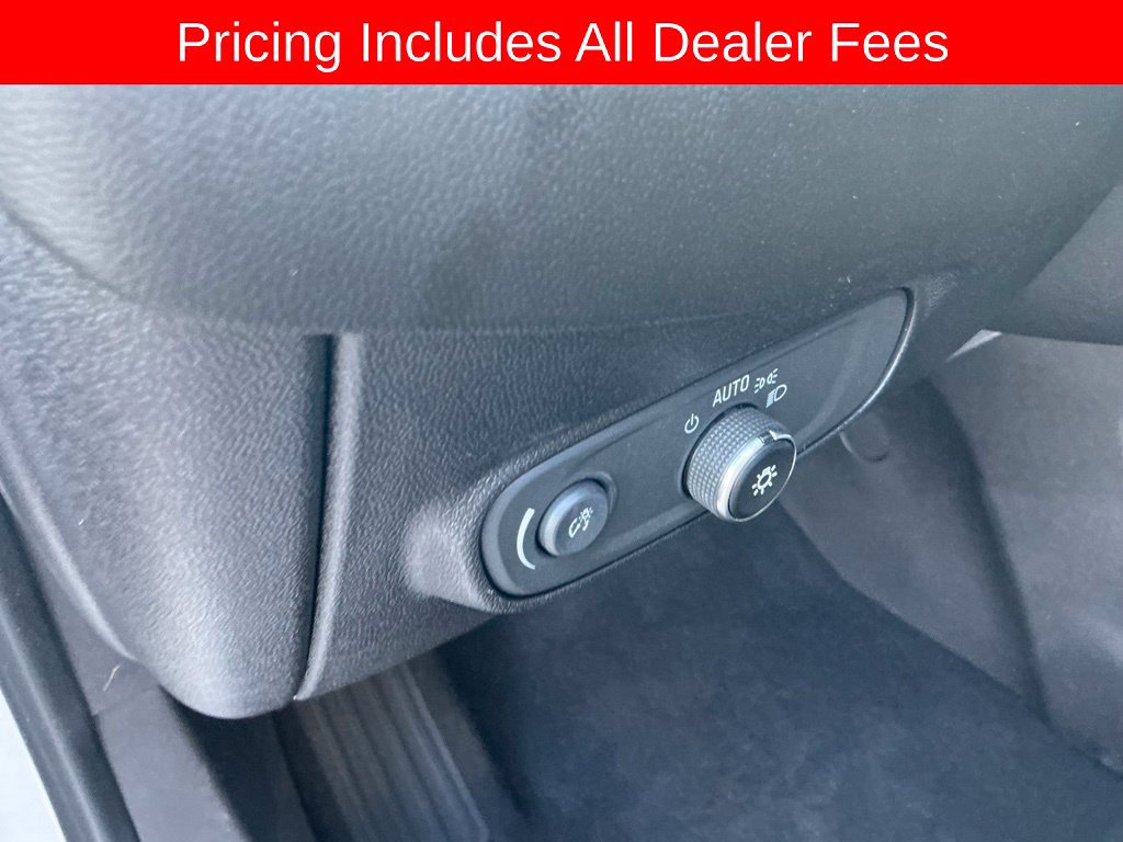 Used 2018 Chevrolet Equinox LT FWD image 11