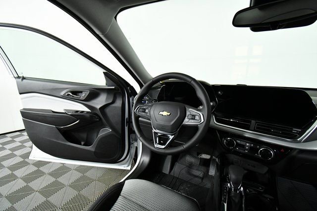 New 2026 Chevrolet Trax LT w/ Driver Confidence Package image 19