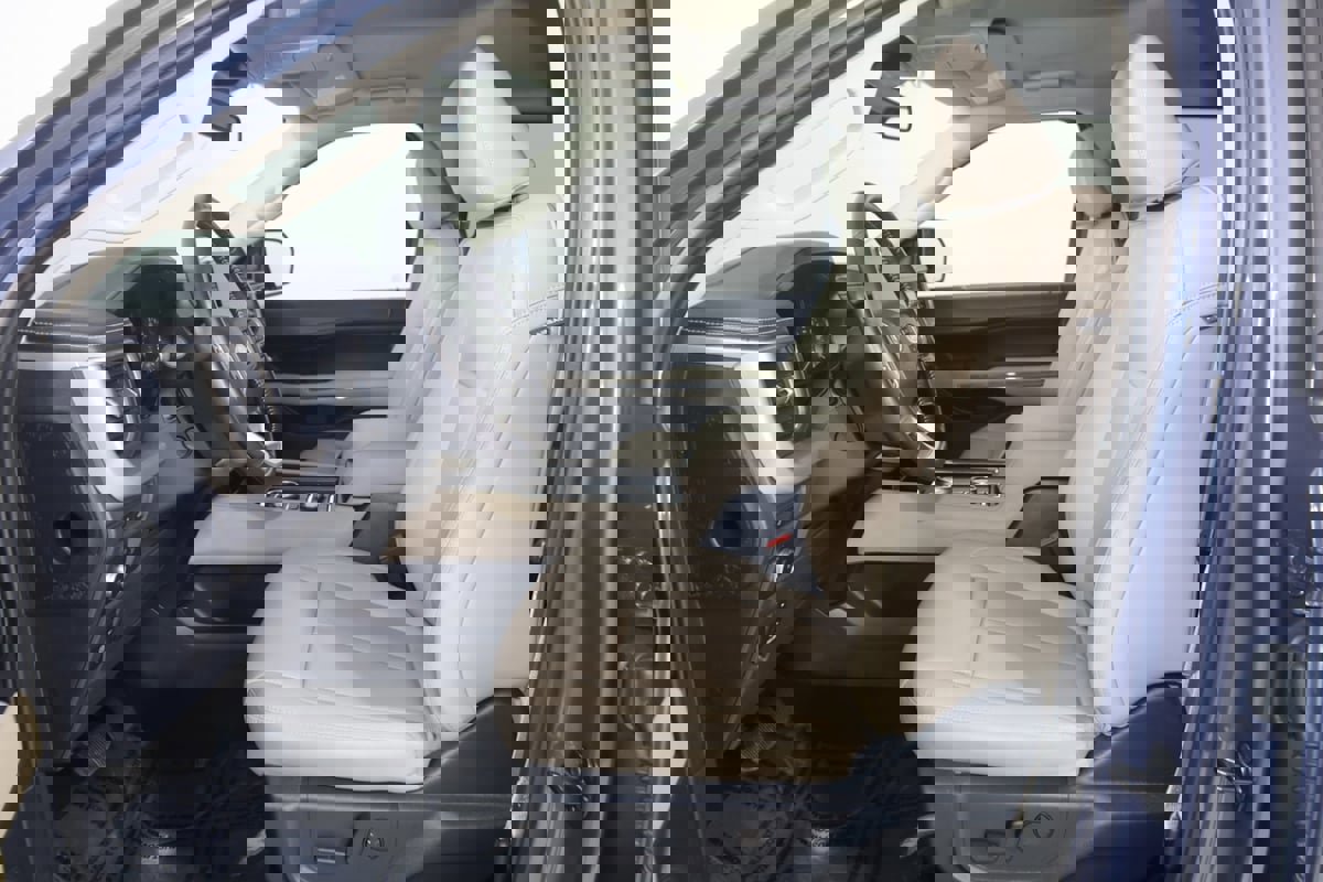 Used 2022 Ford Expedition XLT image 11