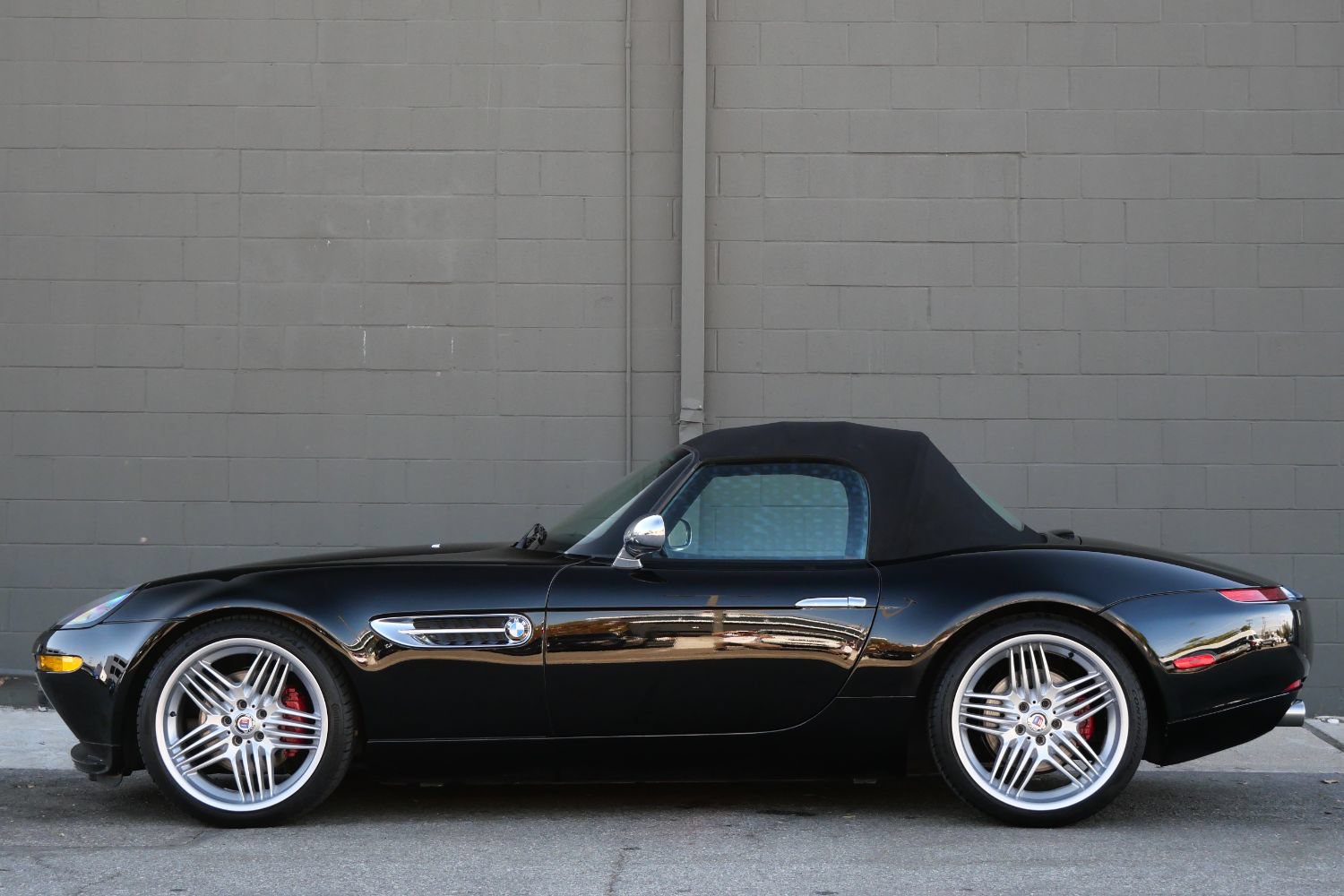 Used 2001 BMW Z8 RWD image 6