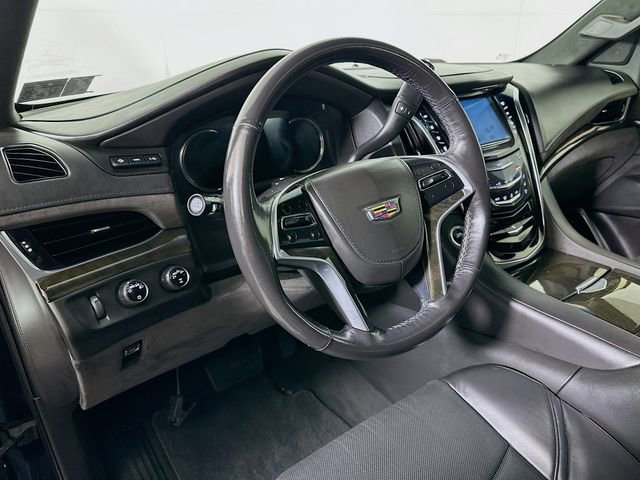 Used 2019 Cadillac Escalade Platinum image 9
