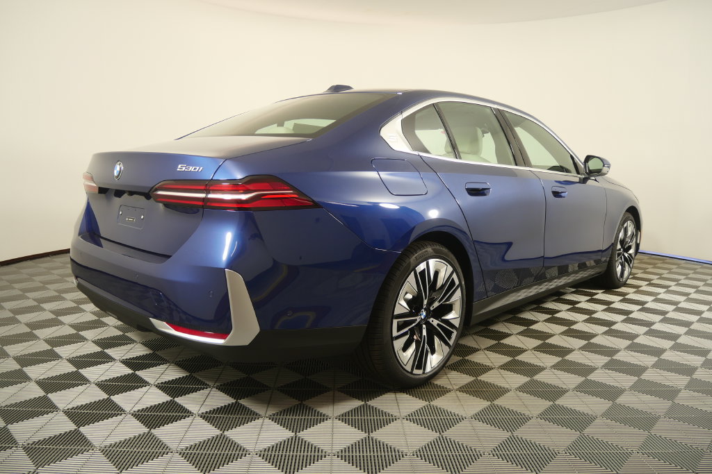 New 2027 BMW 530i w/ Premium Package RWD image 4