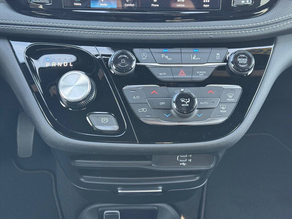 New 2026 Chrysler Pacifica Select AWD/4WD image 15