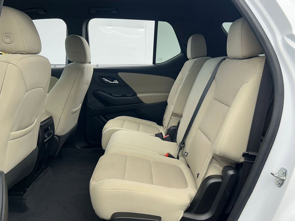 Used 2022 Chevrolet Traverse LS image 32