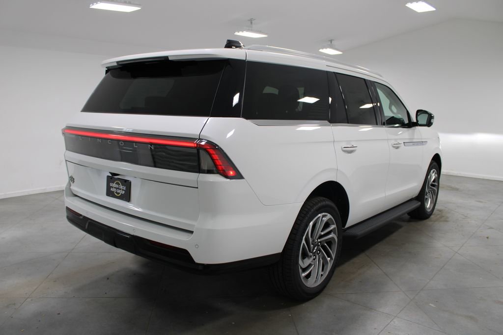 New 2026 Lincoln Navigator Premier AWD/4WD image 8