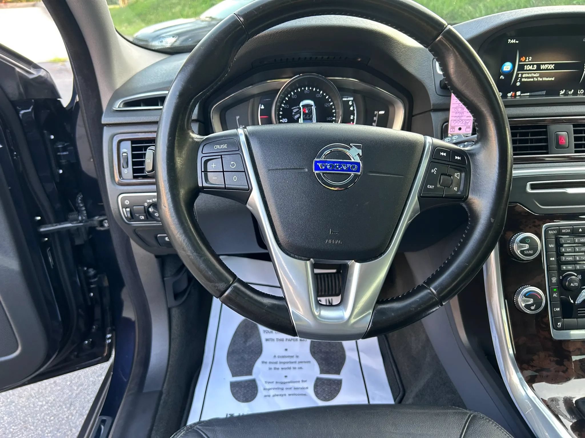 Used 2016 Volvo XC70 T5 Premier w/ Proximity Package AWD/4WD image 38