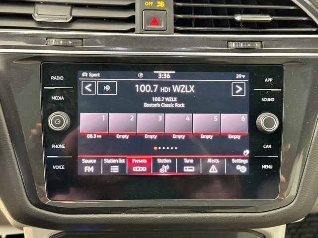 Used 2022 Volkswagen Tiguan SE R-Line image 9