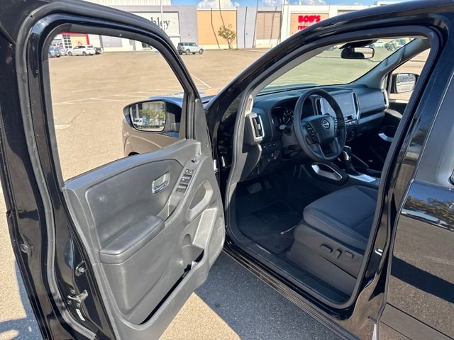 Used 2025 Nissan Frontier SV w/ SV Convenience Package image 23