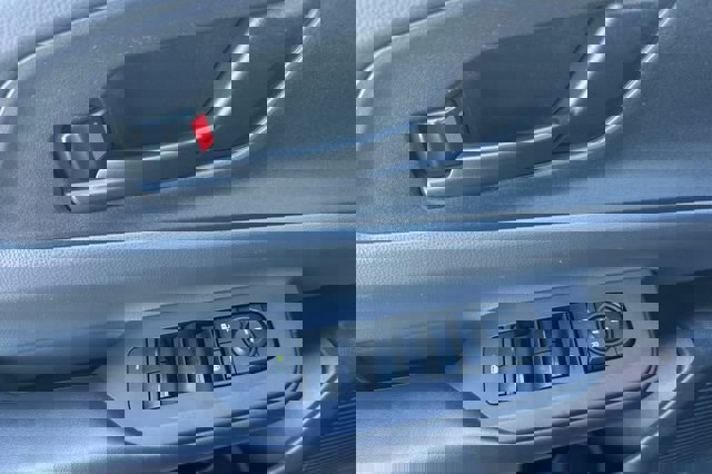 Used 2024 Toyota Prius LE image 12