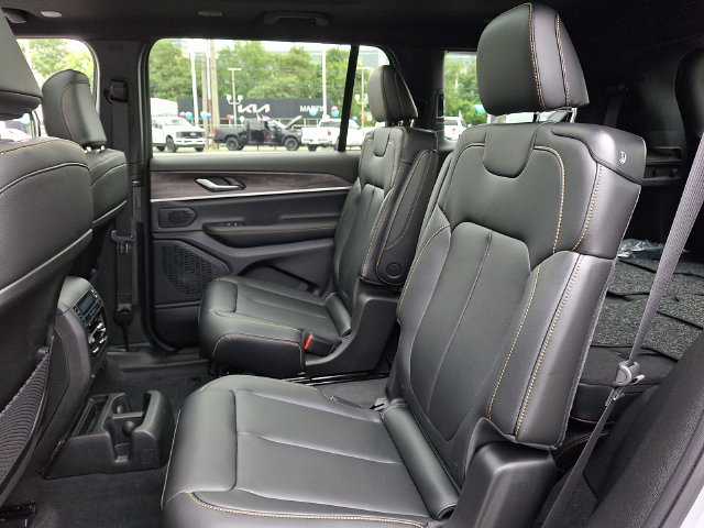 New 2026 Jeep Grand Cherokee L Limited AWD/4WD image 6