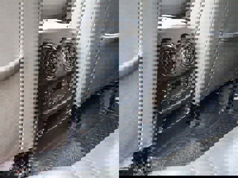 Used 2005 HUMMER H2 w/ Preferred Equipment Group image 23