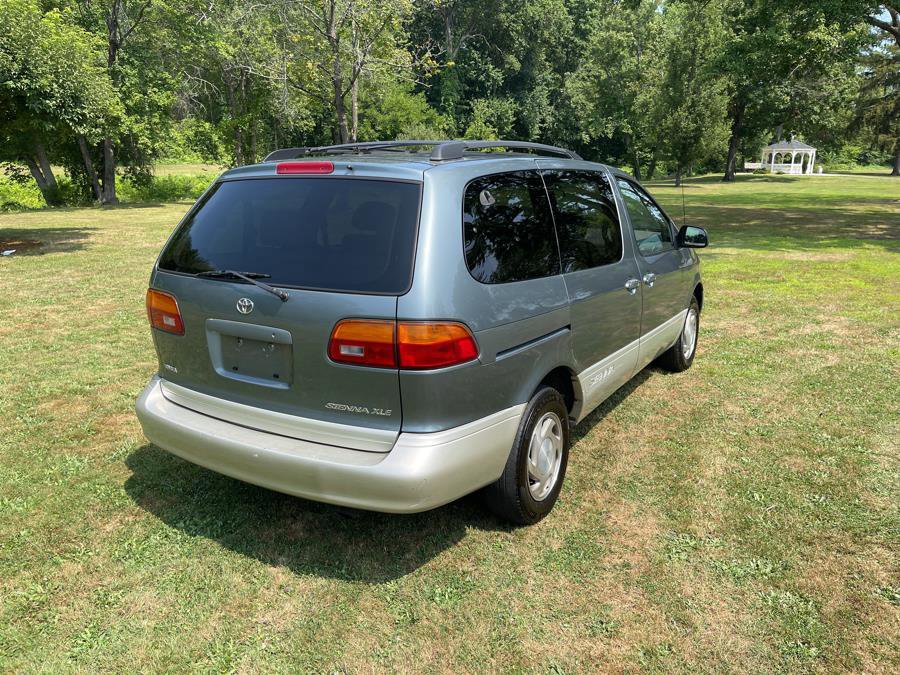Used 1999 Toyota Sienna LE image 23