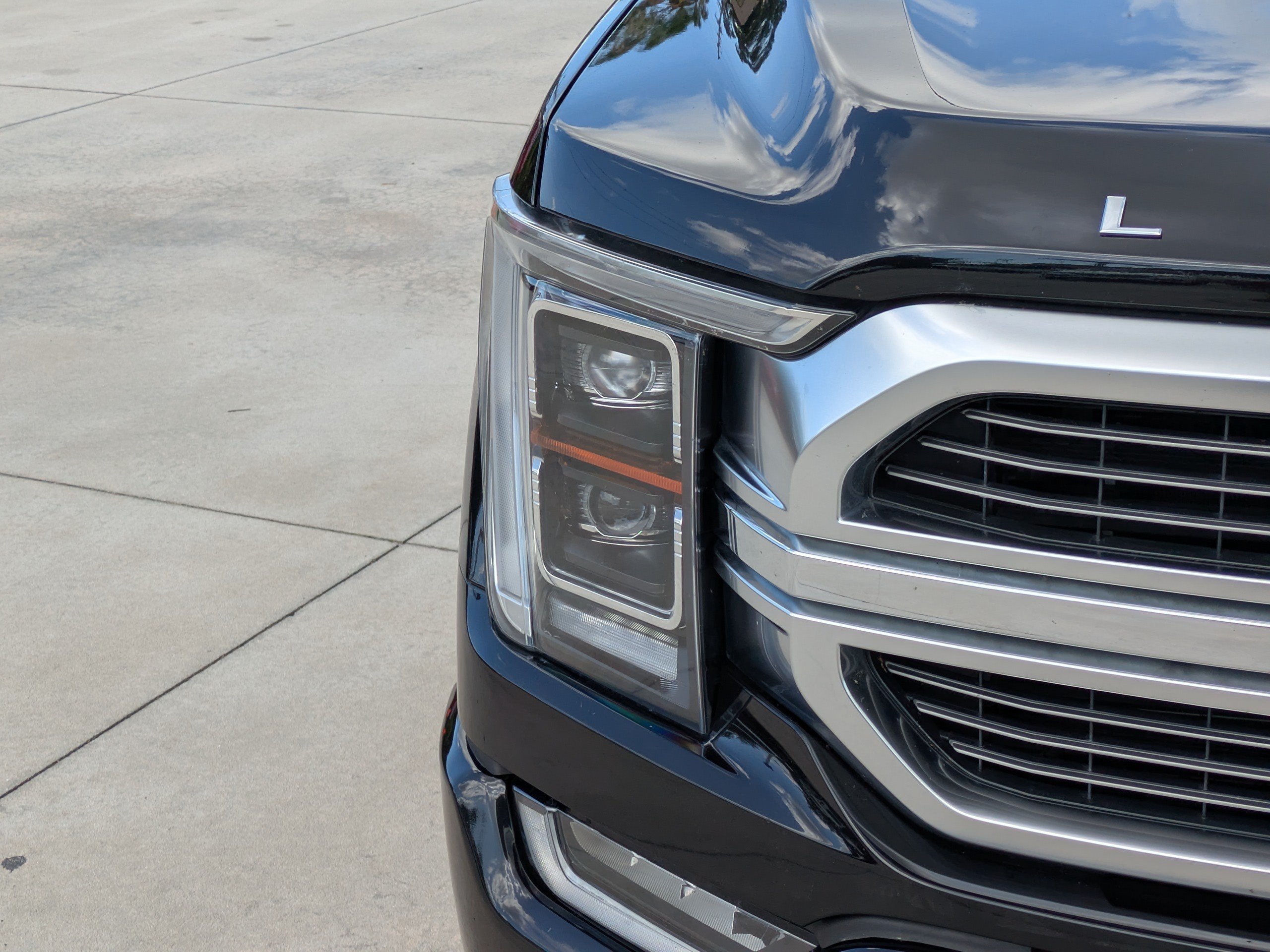 Used 2023 Ford F150 Limited AWD/4WD image 7