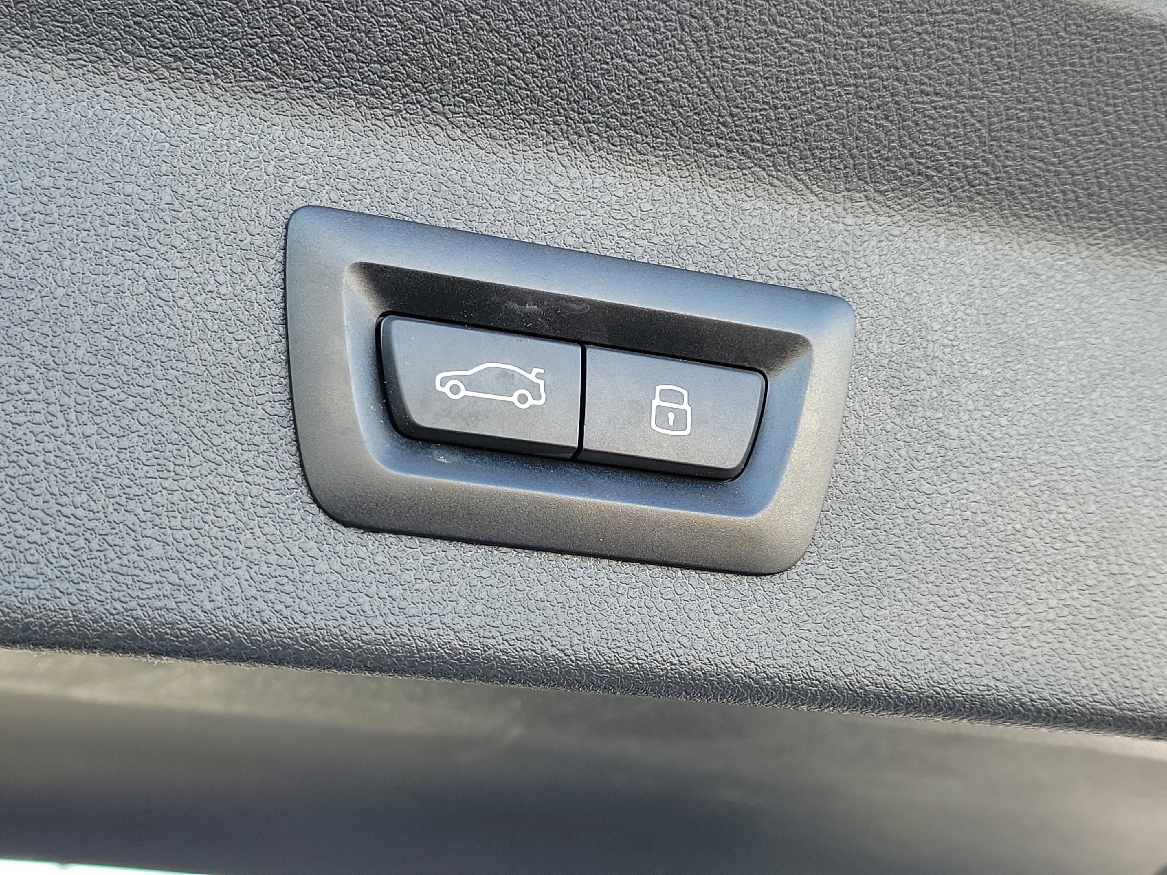 Used 2024 BMW X3 sDrive30i w/ Convenience Package image 9