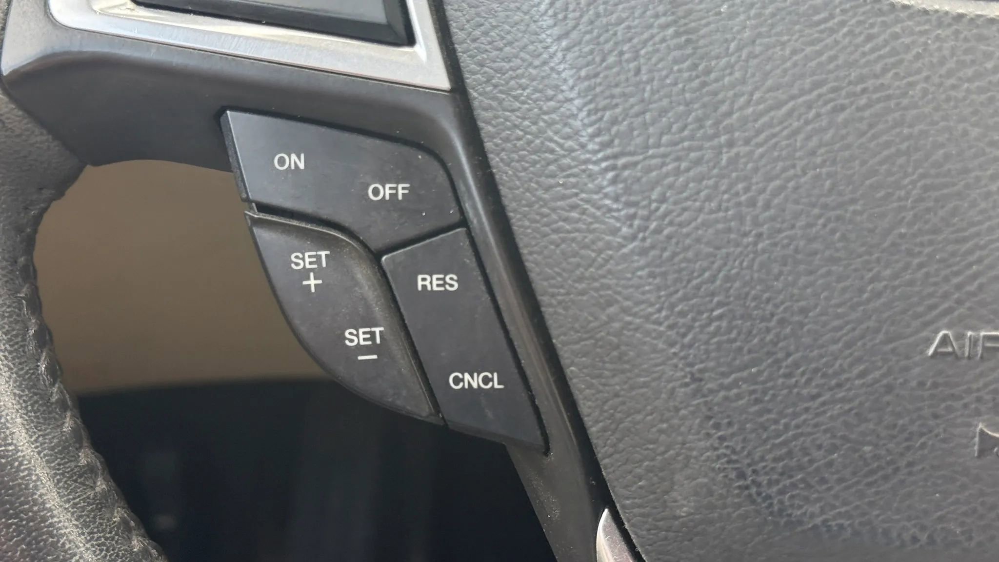 Used 2014 Ford Fusion SE w/ Equipment Group 202A image 21