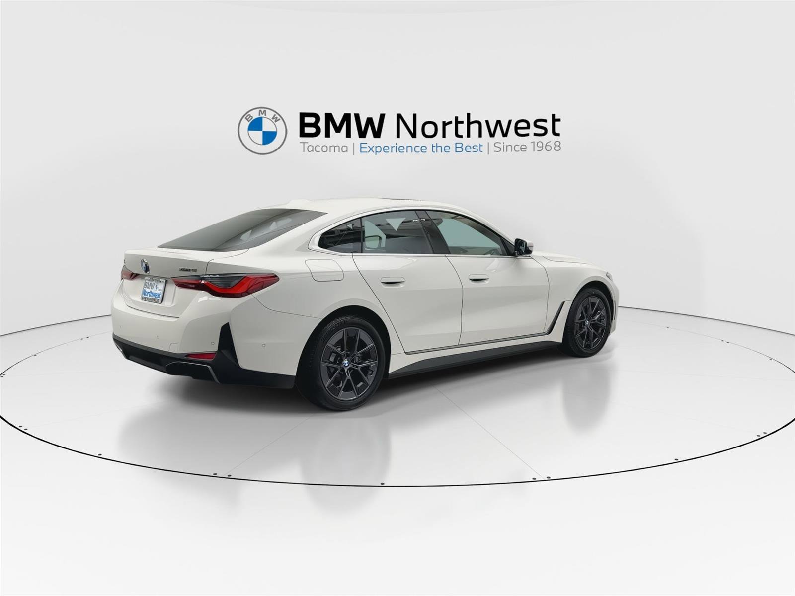 Used 2026 BMW i4 xDrive40i w/ Parking Assistance Package image 3