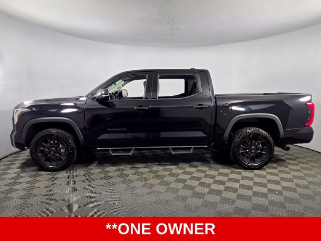 Used 2022 Toyota Tundra SR5 w/ SR5 Convenience Package AWD/4WD image 5