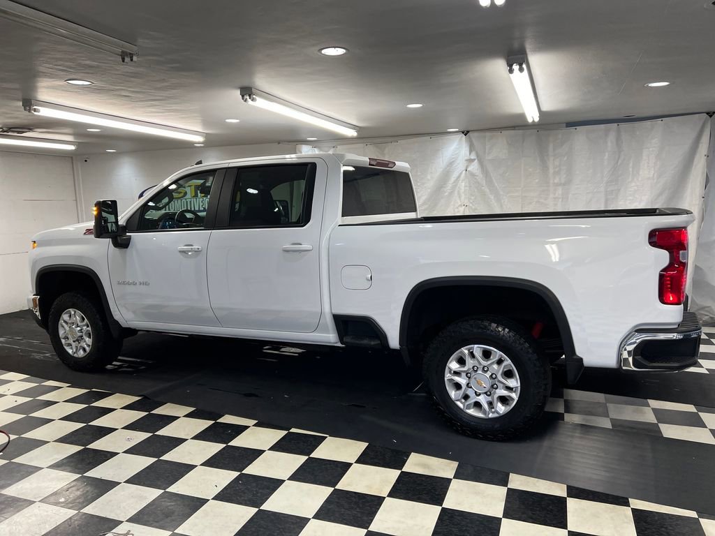 Used 2024 Chevrolet Silverado 2500 LT AWD/4WD image 14
