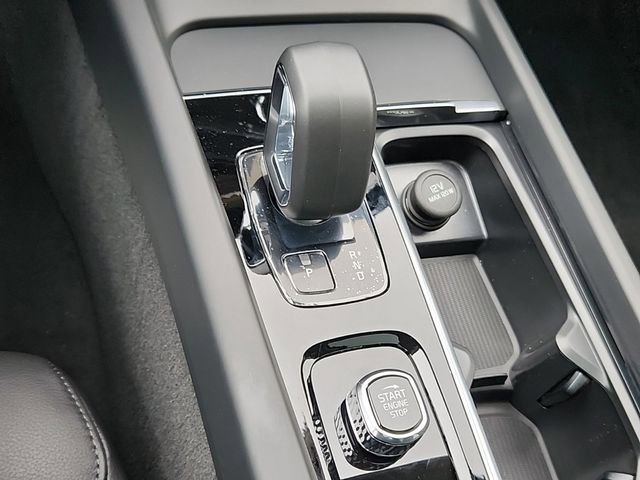 Certified 2025 Volvo XC60 B5 Plus w/ Climate Package image 23