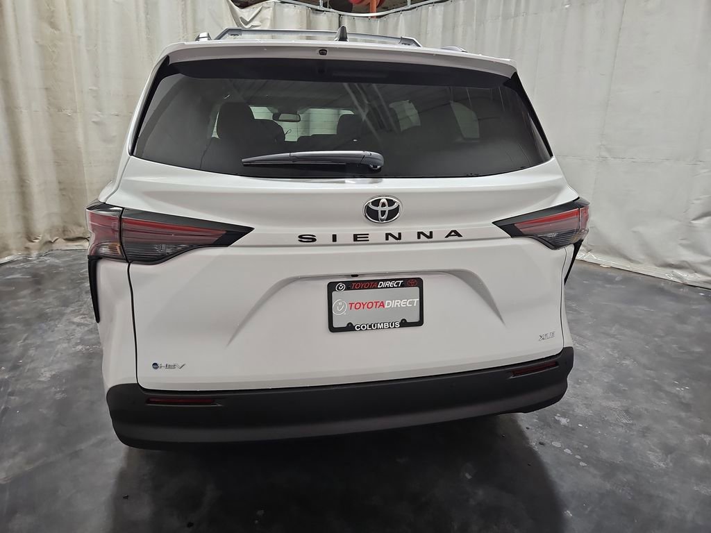New 2026 Toyota Sienna XLE image 5