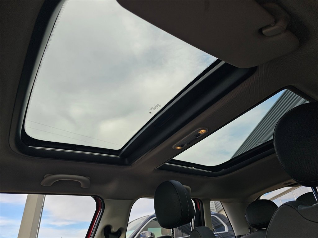 Used 2019 MINI Cooper S w/ Signature Upholstery Package image 24