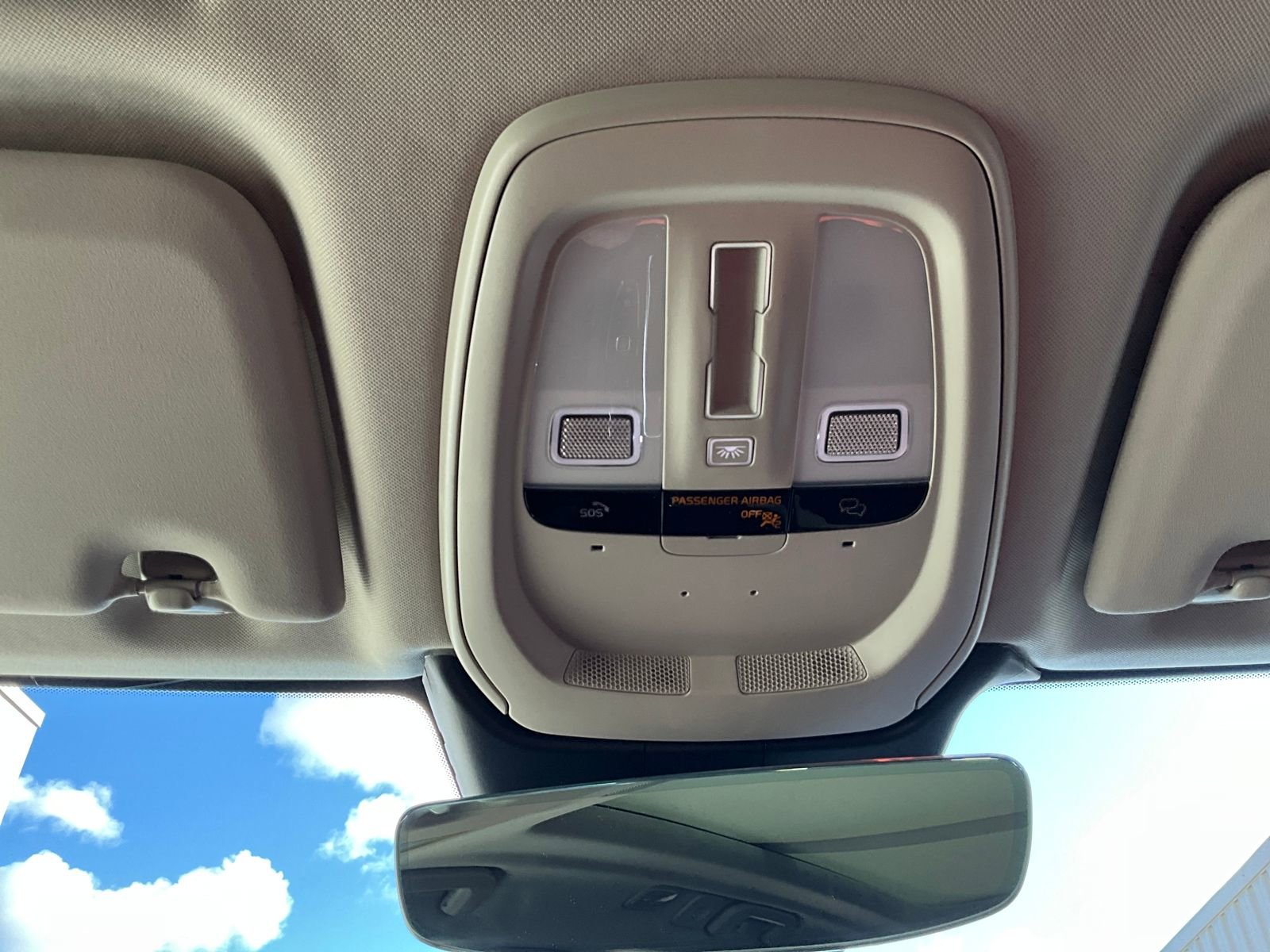 New 2026 Volvo XC60 B5 Plus w/ Climate Package image 18