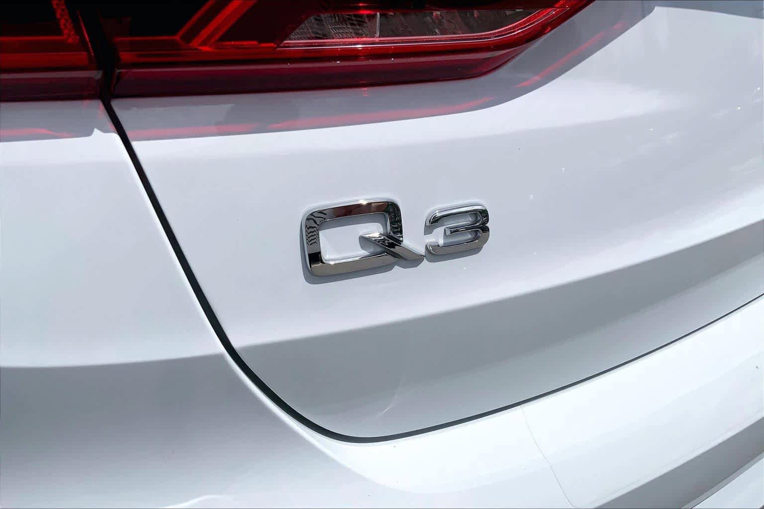 Used 2020 Audi Q3 2.0T Premium Plus w/ Premium Plus Package AWD/4WD image 31