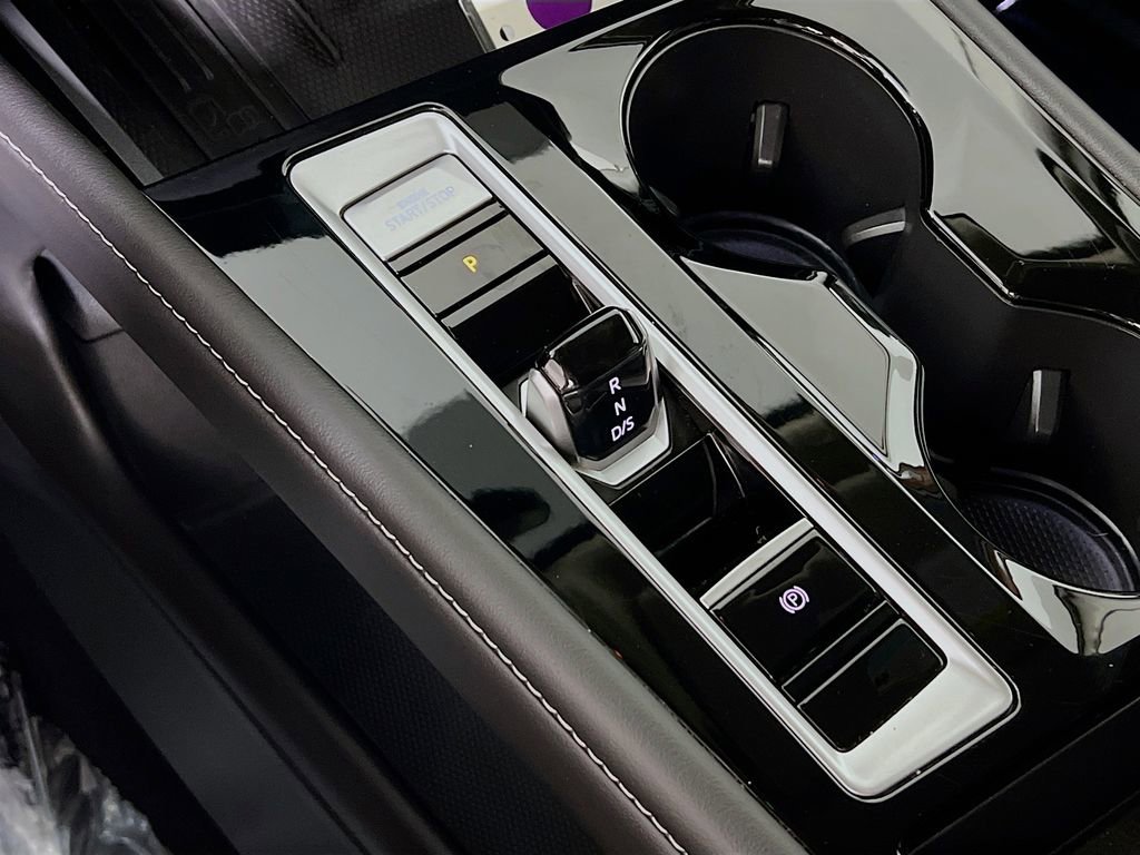 Used 2025 Volkswagen Atlas SE image 15