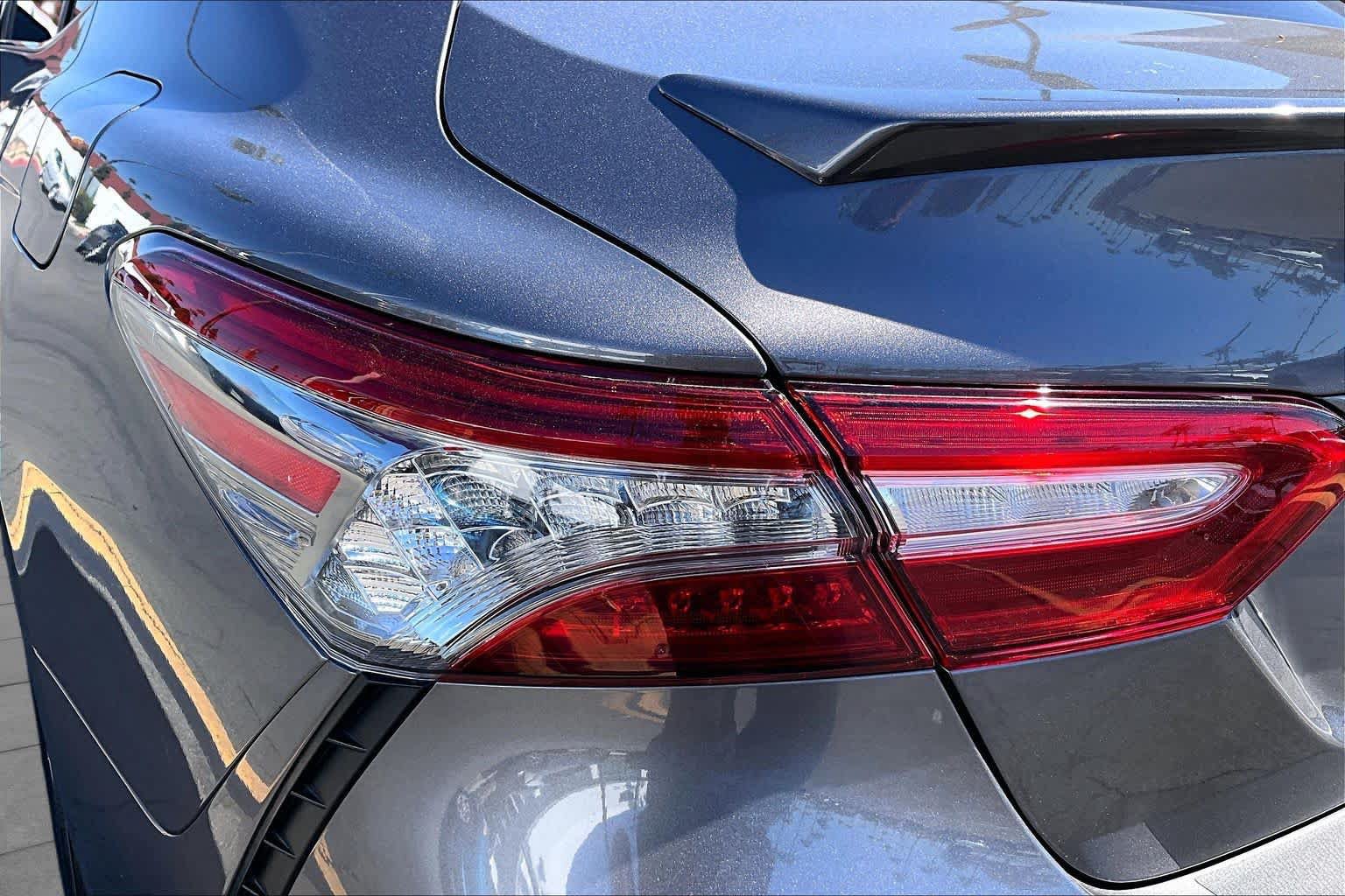 Used 2018 Toyota Camry XSE FWD image 28