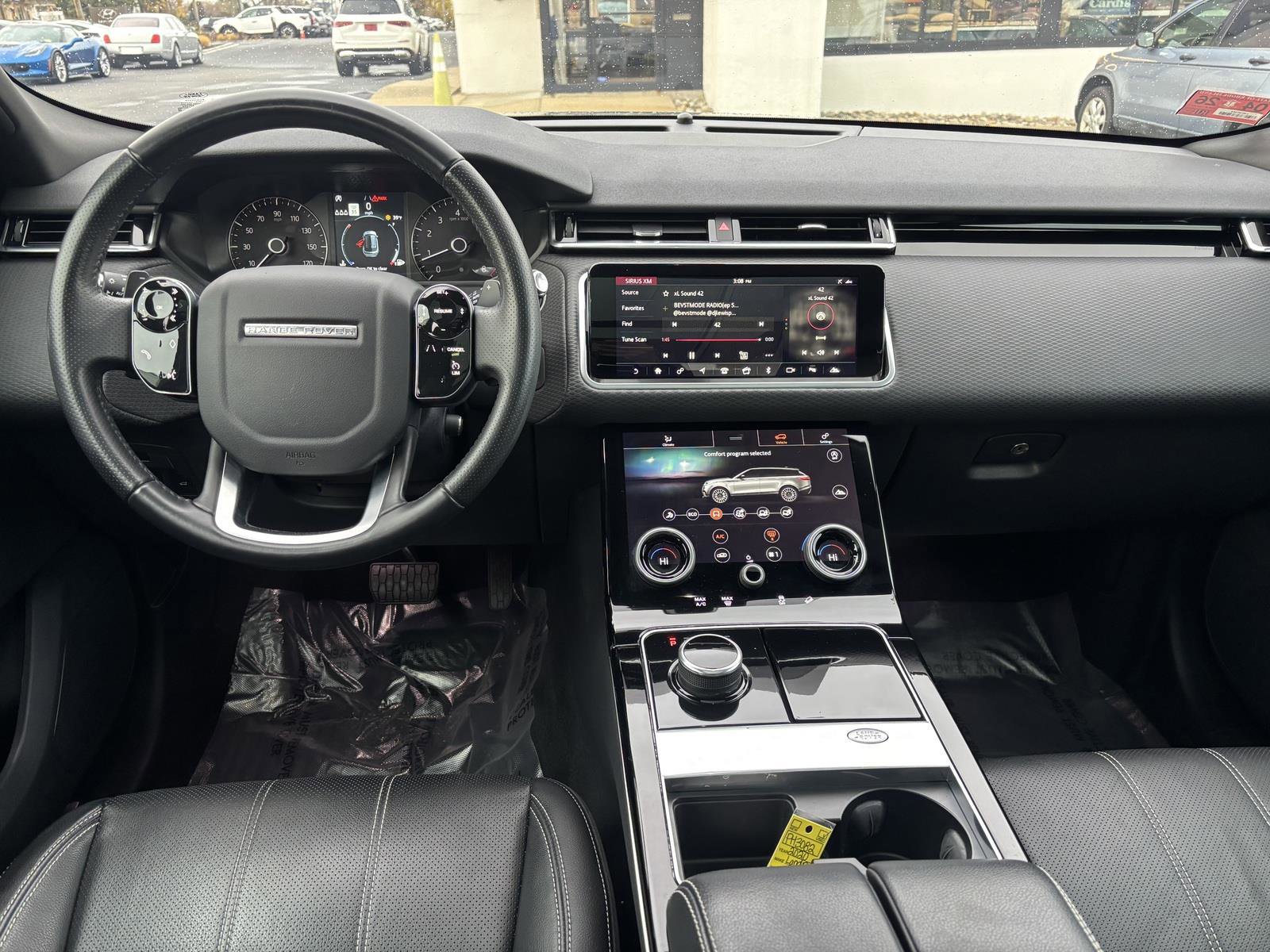 Used 2020 Land Rover Range Rover Velar S image 13