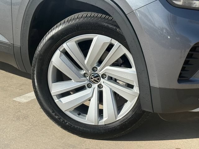 Used 2023 Volkswagen Atlas Cross Sport SE FWD image 2